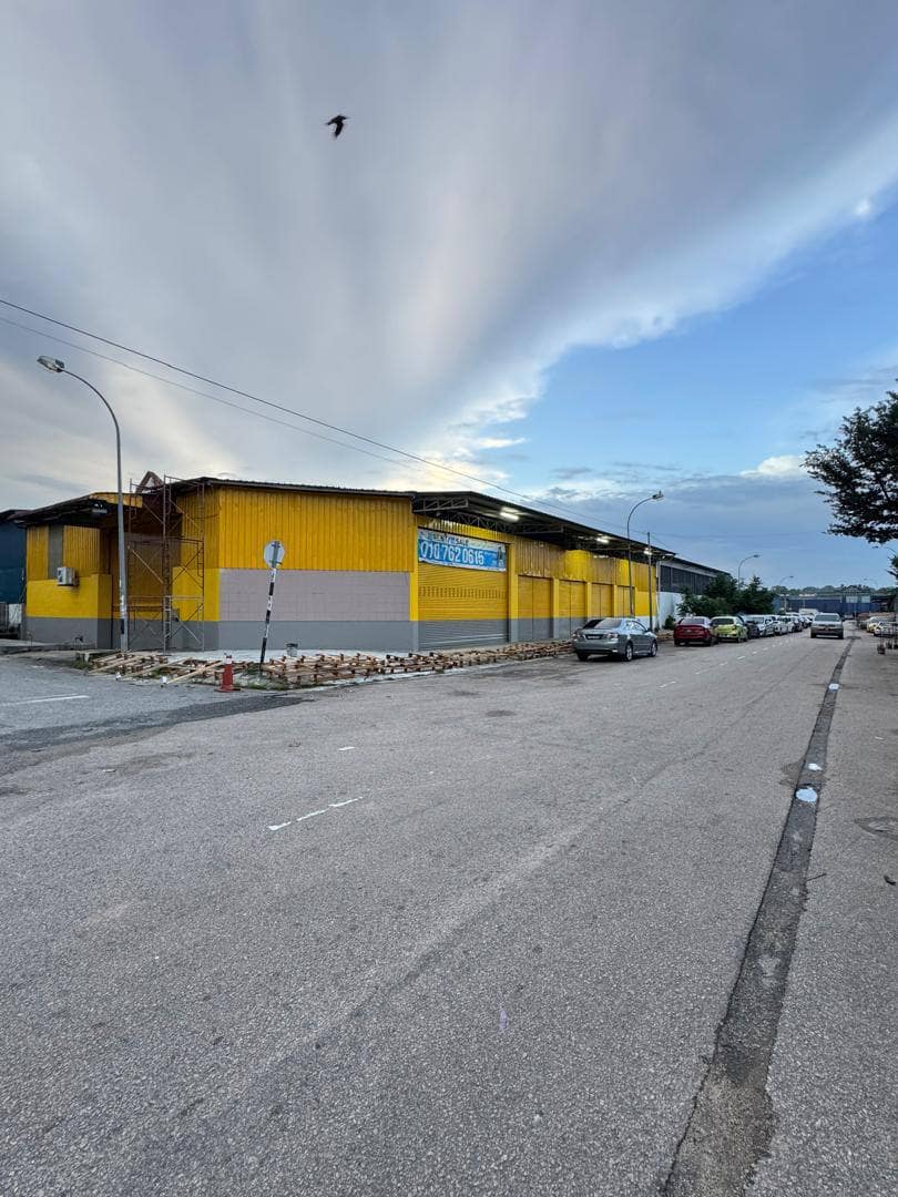 Semi-D Factory Gelang Patah – photo 1