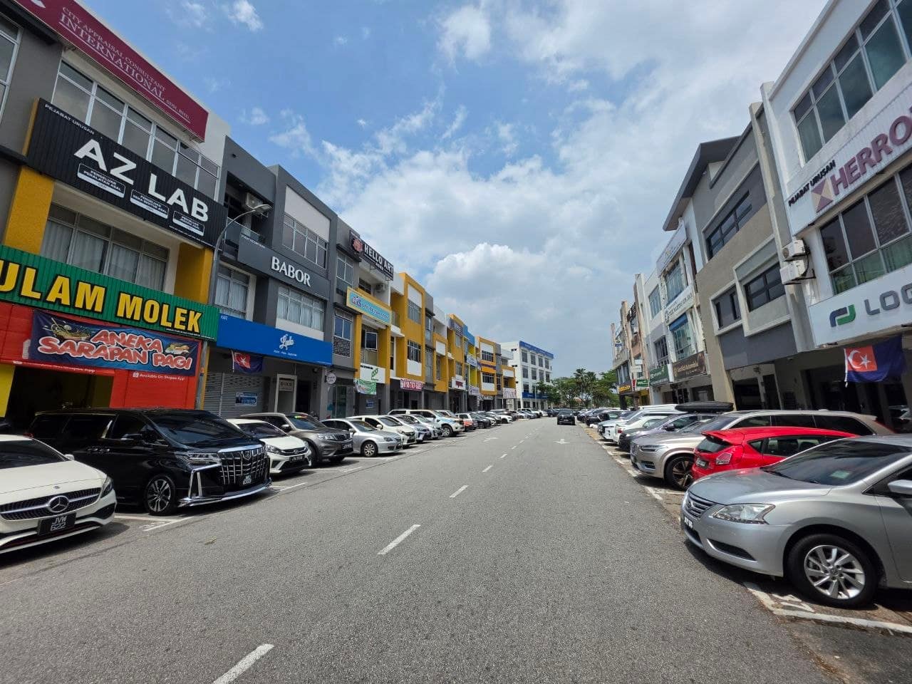 3-Storey Shoplot MolekHub @ Taman Molek – photo 1