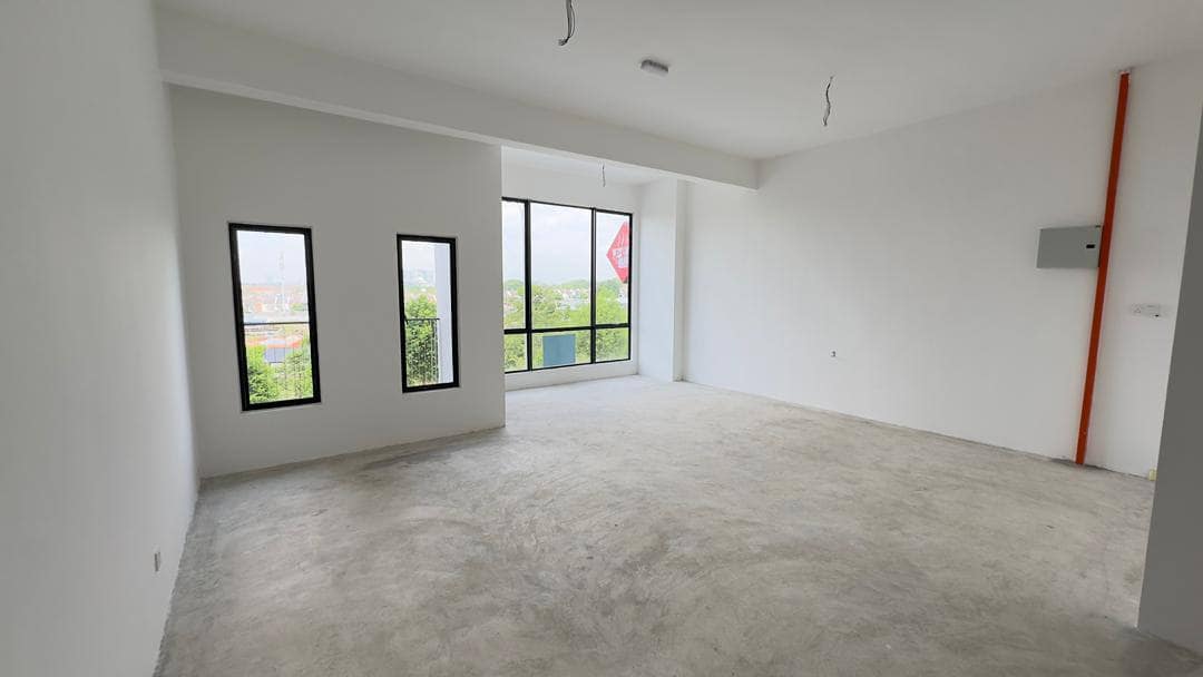 3-Storey Shoplot Austin Crest Emerald 2 – photo 1