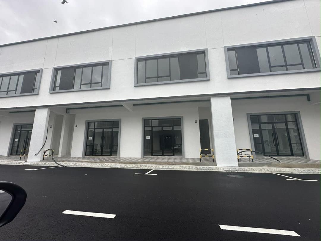 2-Storey Shop Lot Taman Ekoperniagaan – photo 1