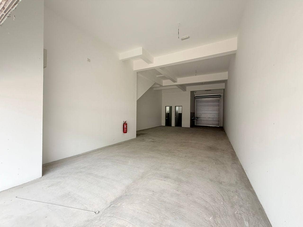 Three Storey Shop Ion Medini 2 – photo 1