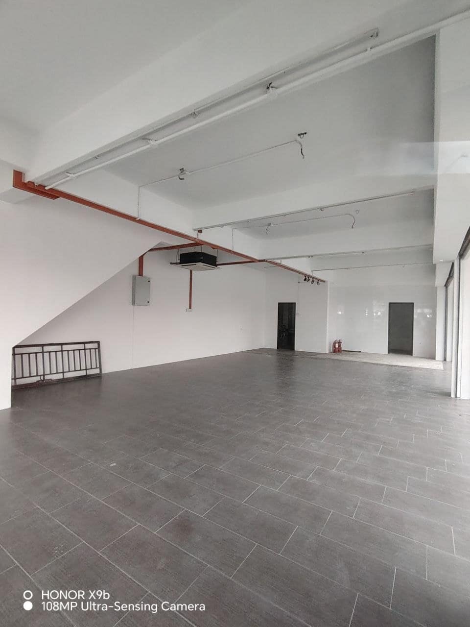 3 Storey Shop Corner Lot Taman Nusa Bestari Jaya – photo 1