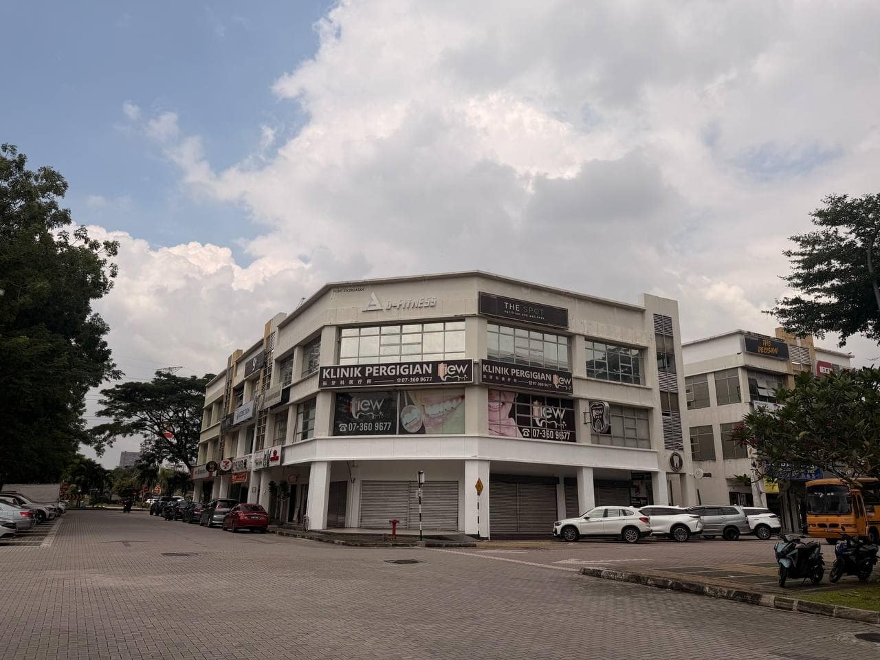 Corner Shoplot Ground Floor Jalan Austin Heights 3 – photo 1