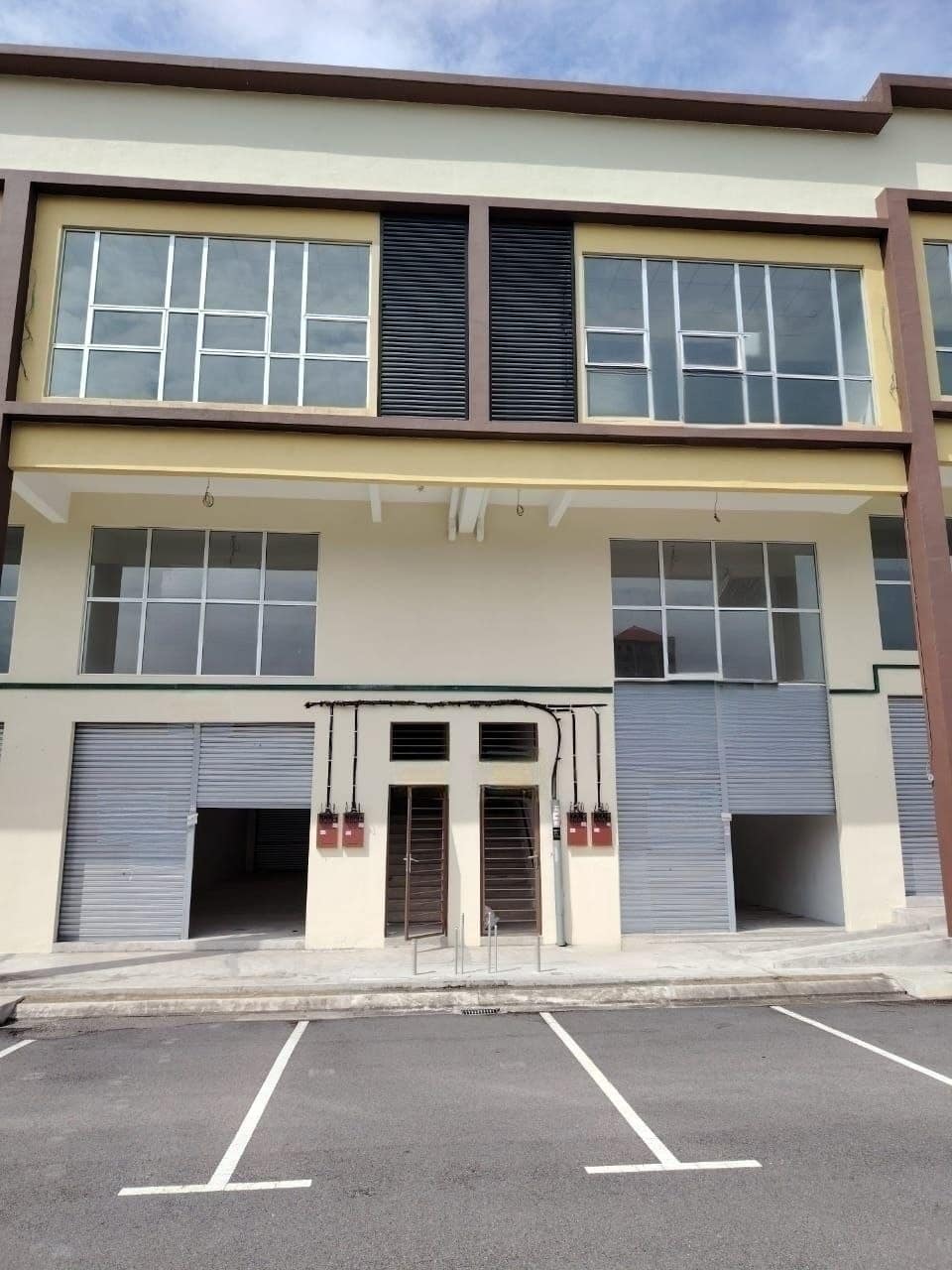 Double Storey Intermediate Shoplot Taman Mawar Pasir Gudang – photo 1