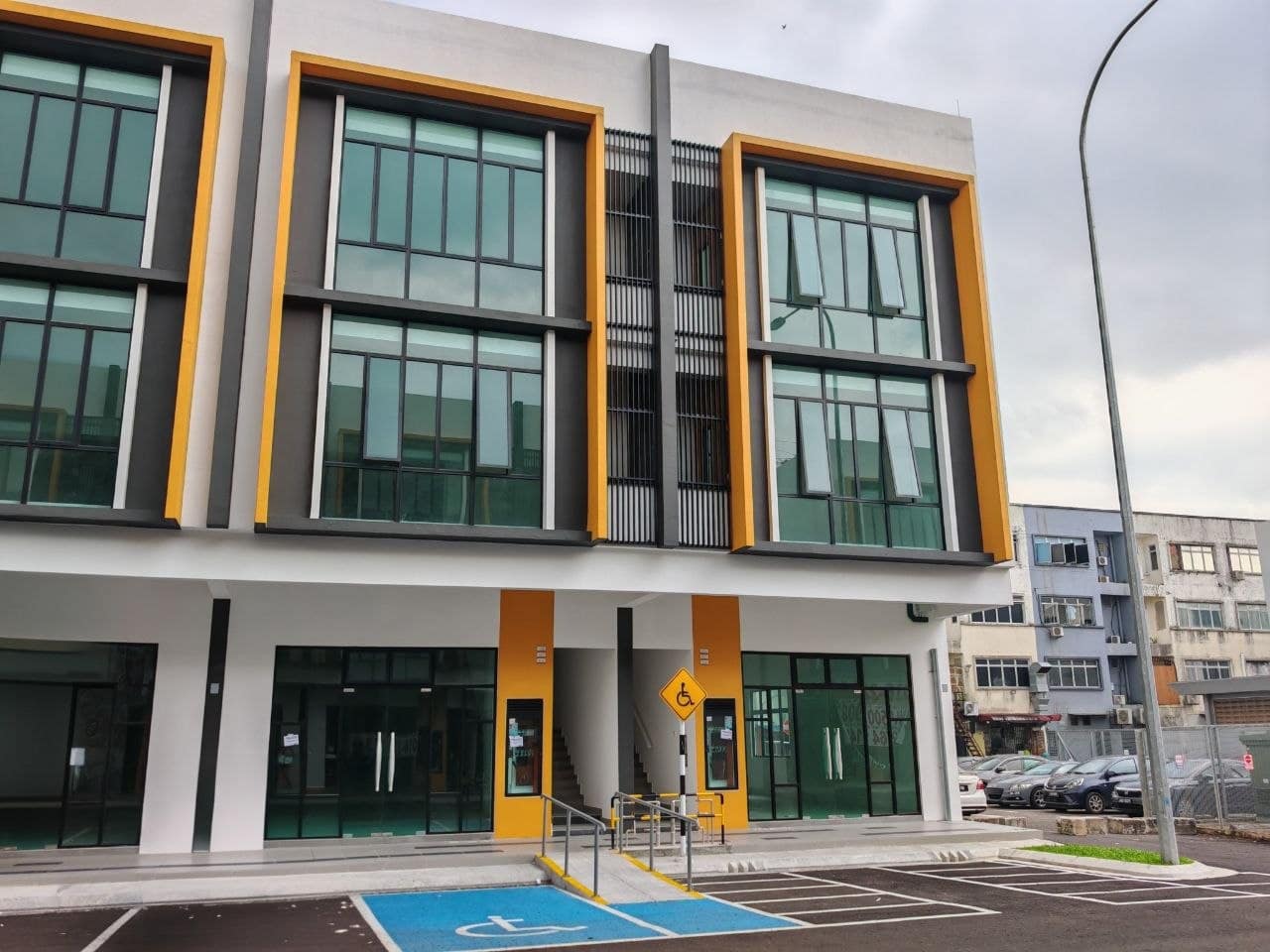 3-Storey Shoplot Permas Avenue – photo 1