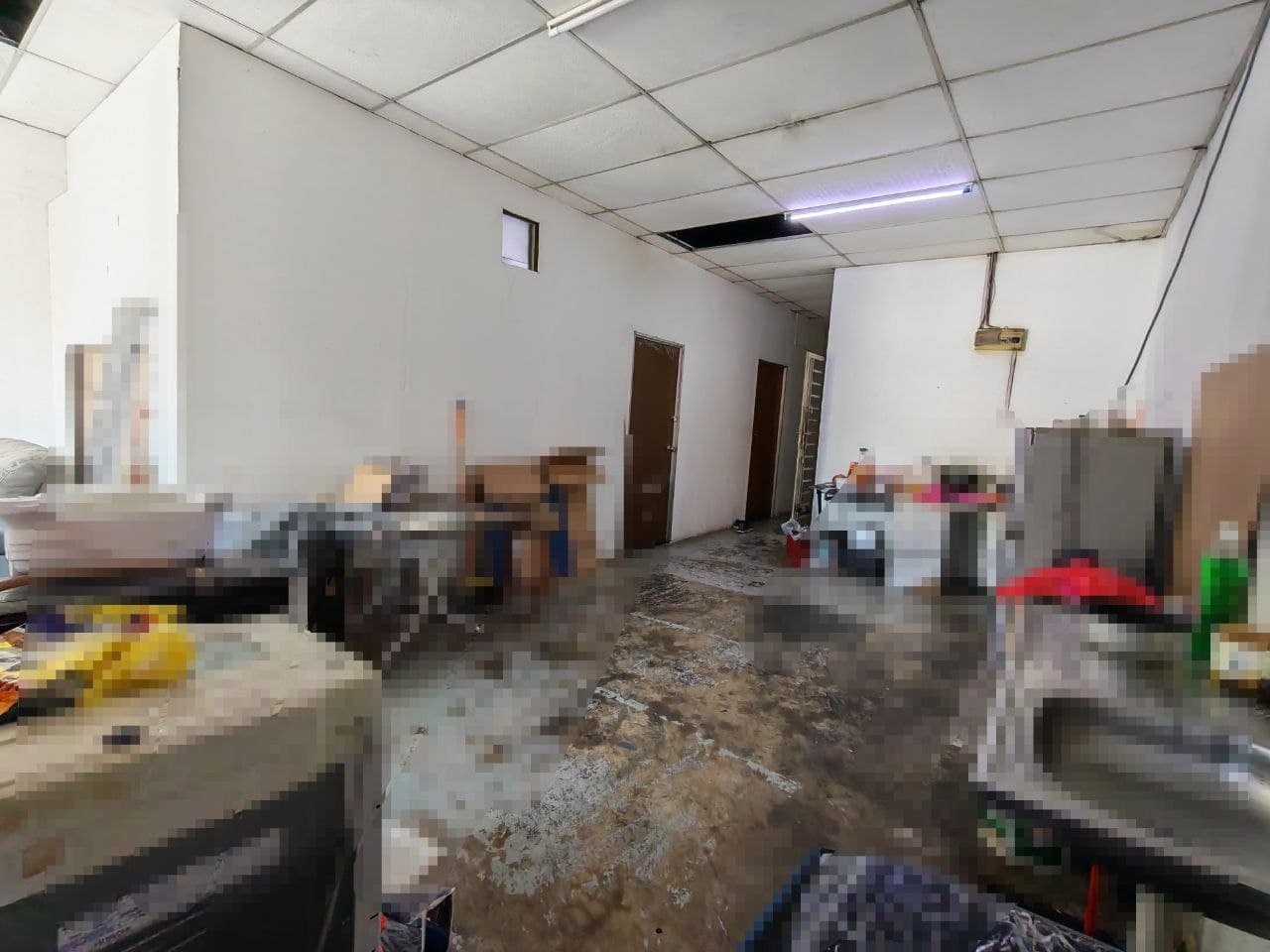 3-Storey Shoplot Nusa Bestari – photo 1