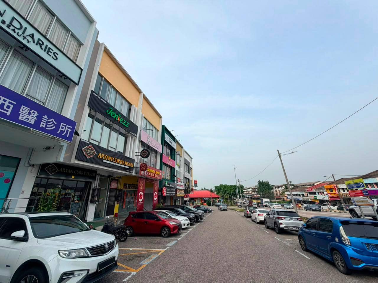 3-Storey Terrace Shop Lot Jalan Pendekar Tun Aminah – photo 1