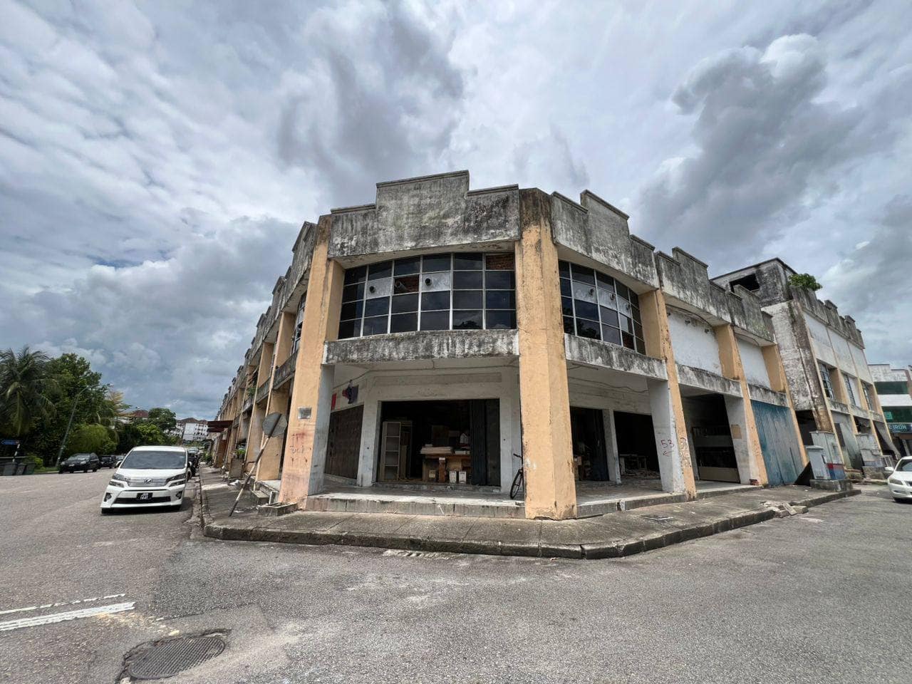 2-Storey Corner Shop Taman Melawati – photo 1