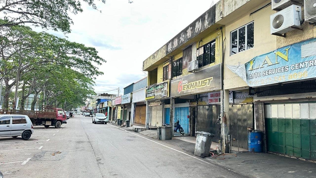 Double Storey Shoplot Taman Nam Tak – photo 1