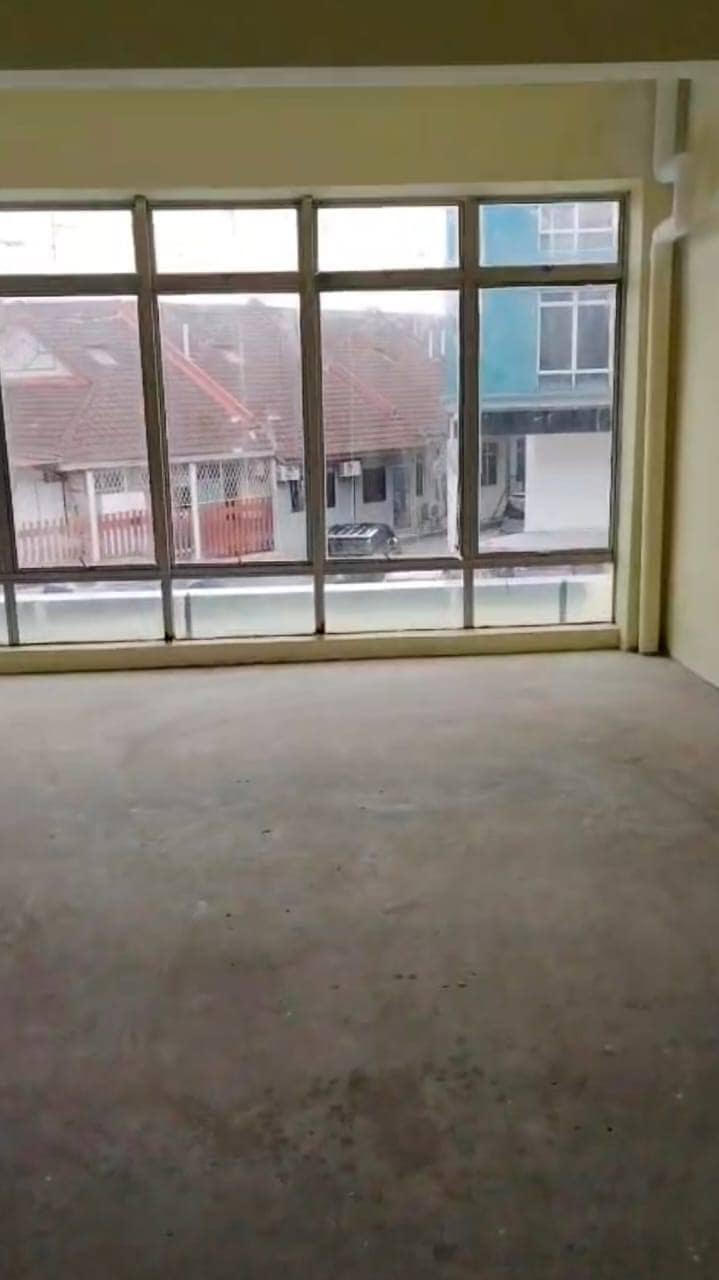 Three Storey Shoplot Taman Nusa Bestari 2 – photo 1
