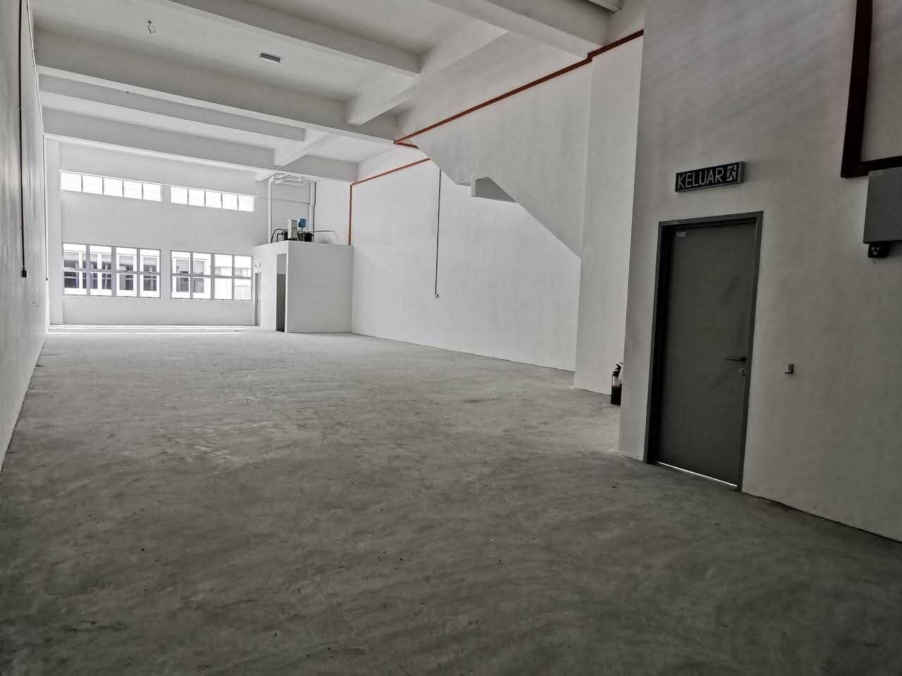 1.5 sty terrace factory Jalan Mutiara Emas 5, Taman Mount Austin – photo 1