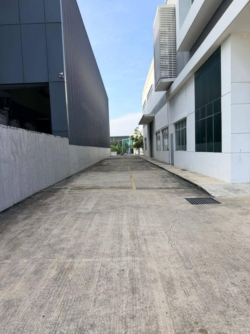 Semi-D Factory Frontier Industrial Park II – photo 1