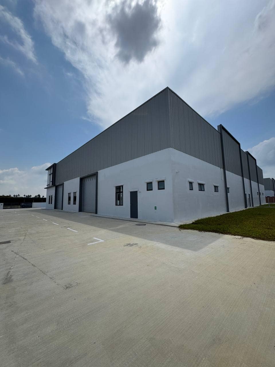 Single Storey Semi D Factory Eco Business Park 1 Phase 3 Dato Onn – photo 1