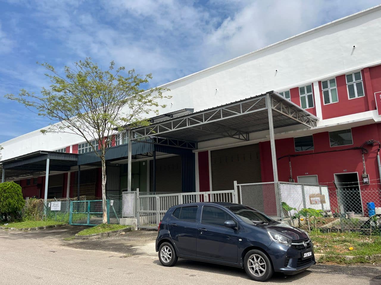 1.5 Storey Terrace Factory Senai – photo 1