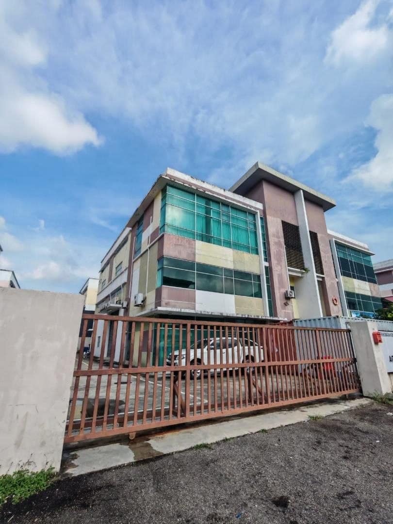 Semi-D Medium Industrial Factory SILC Gelang Patah – photo 1