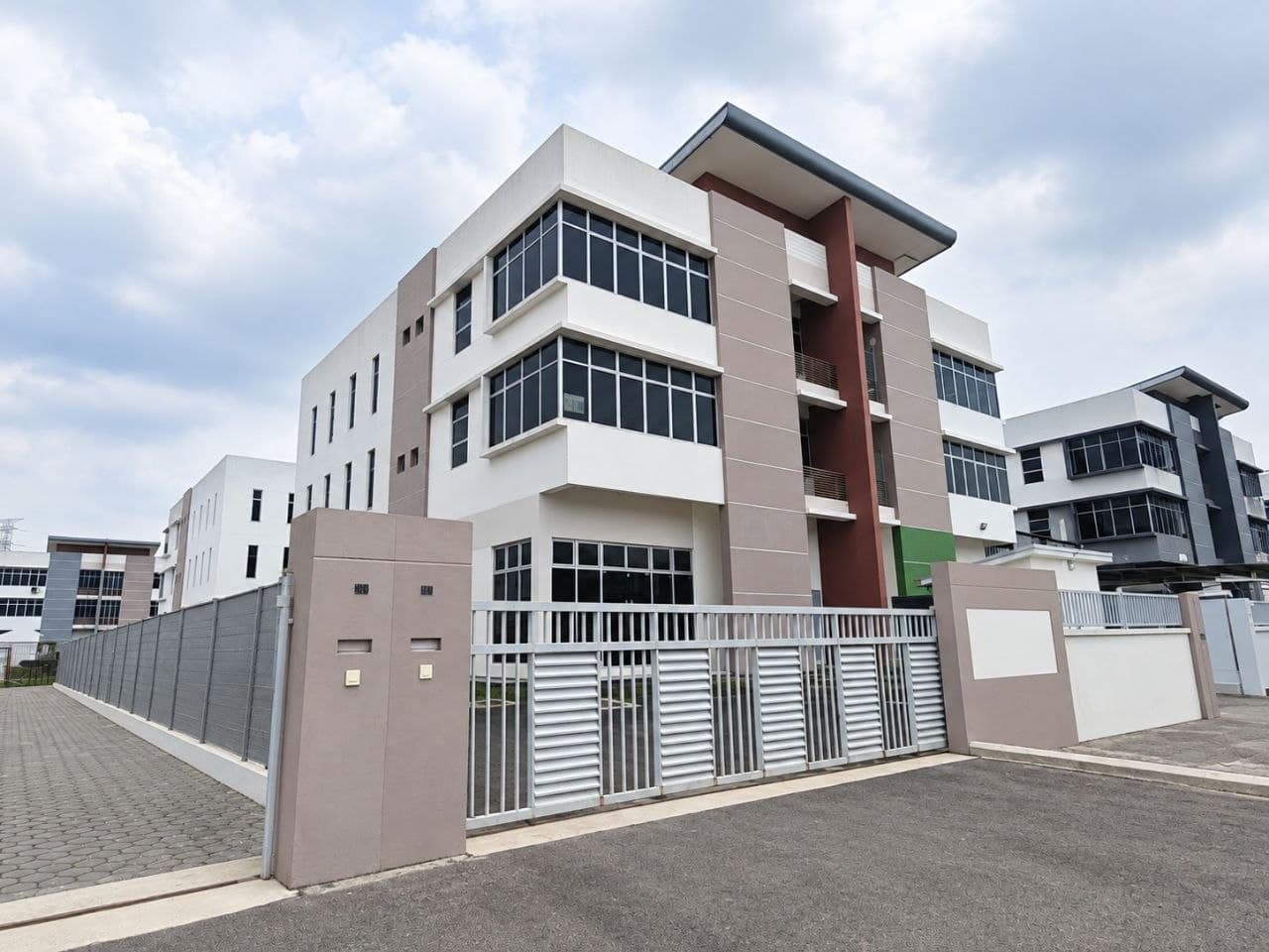 3-Storey Semi-D Factory I-Parc, Tanjung Pelepas – photo 1