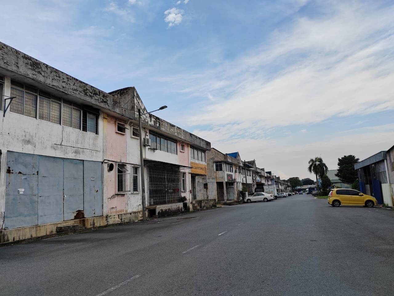 1.5 Storey Terrace Factory Taman Universiti (Jalan Perdagangan) – photo 1