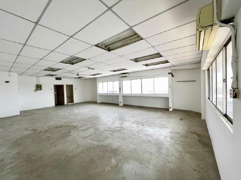 1.5-Storey Semi-D Factory Desa Cemerlang – photo 1