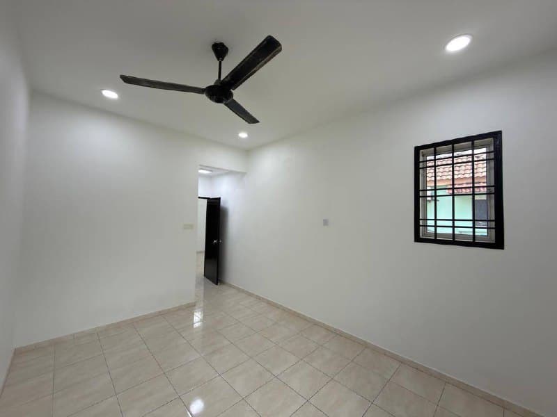Apartment Taman Tampoi Indah 4