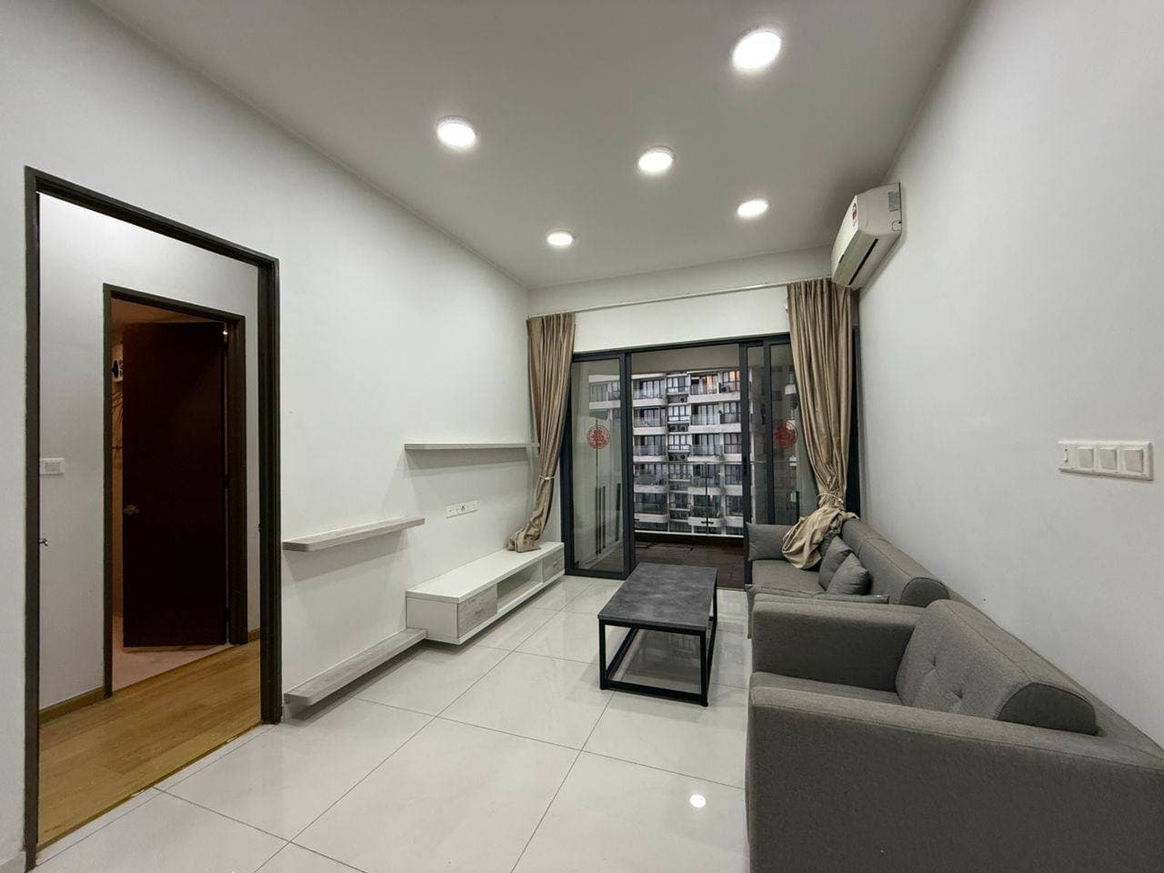 Condominium Danga Bay