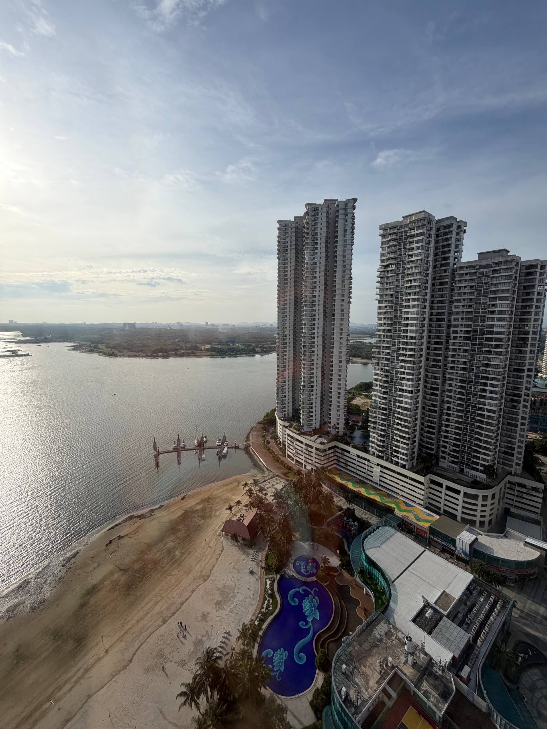 Corner Unit Country Garden Danga Bay 19