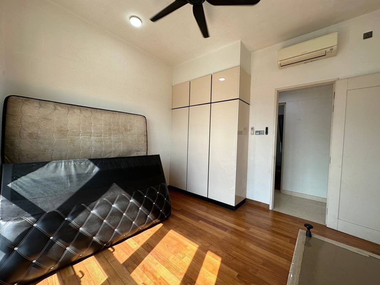 Condominium TriTower Residence 4