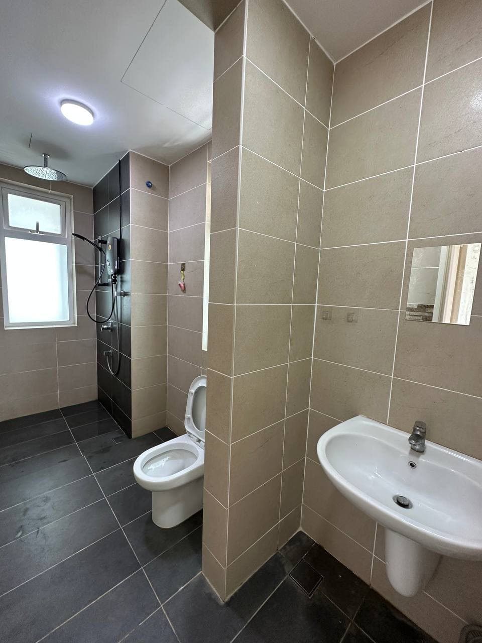 Condominium TriTower Residence 10