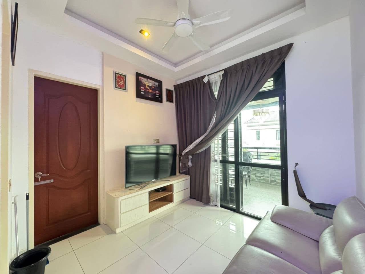 Double Storey Terrace Corner Taman ekoflora 5