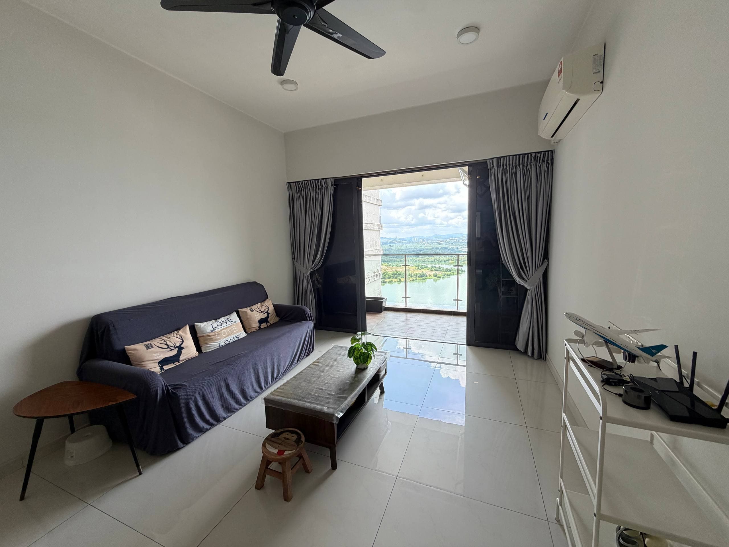 Condominium Country Garden Danga Bay 3