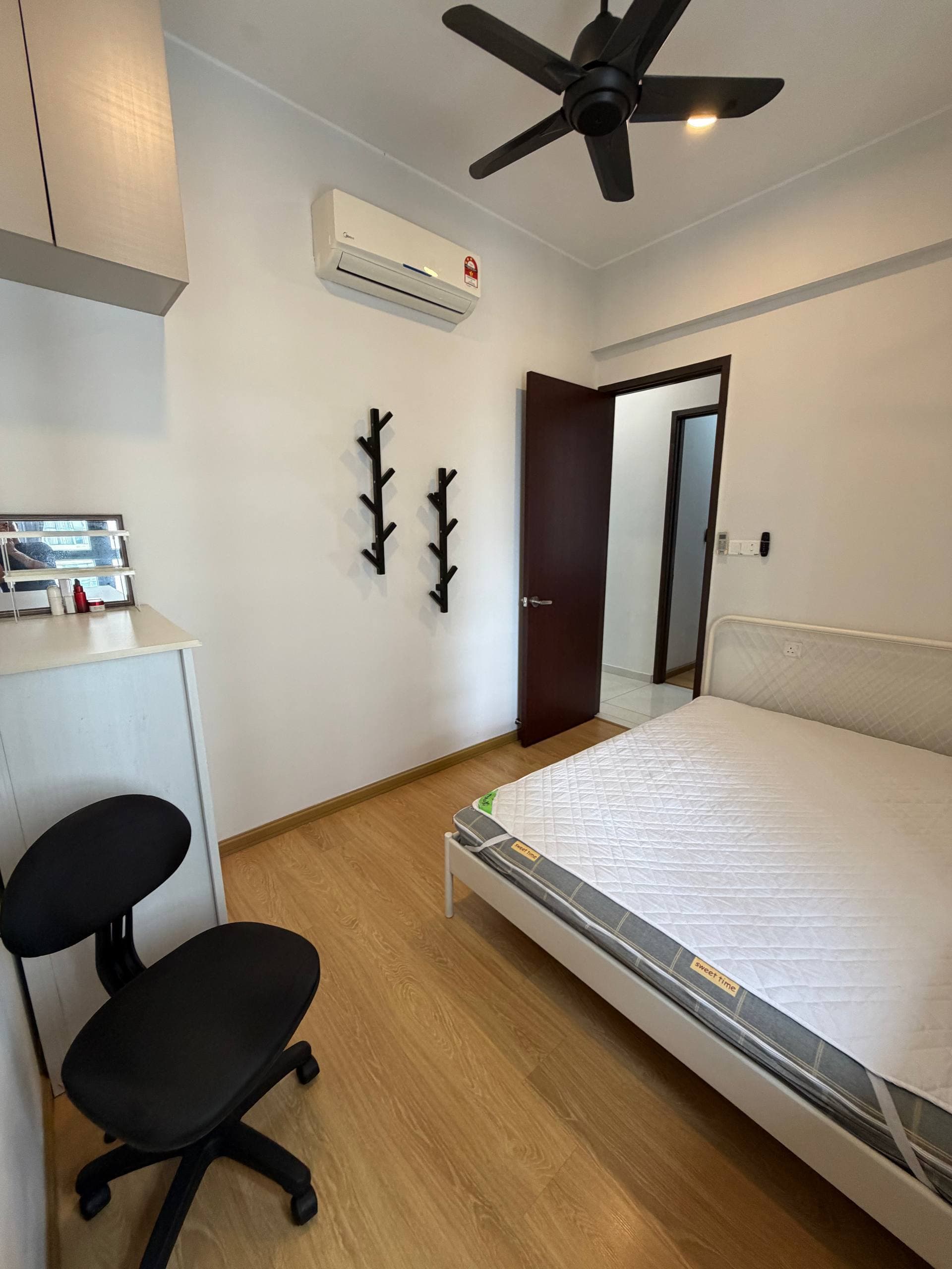 Condominium Country Garden Danga Bay 8