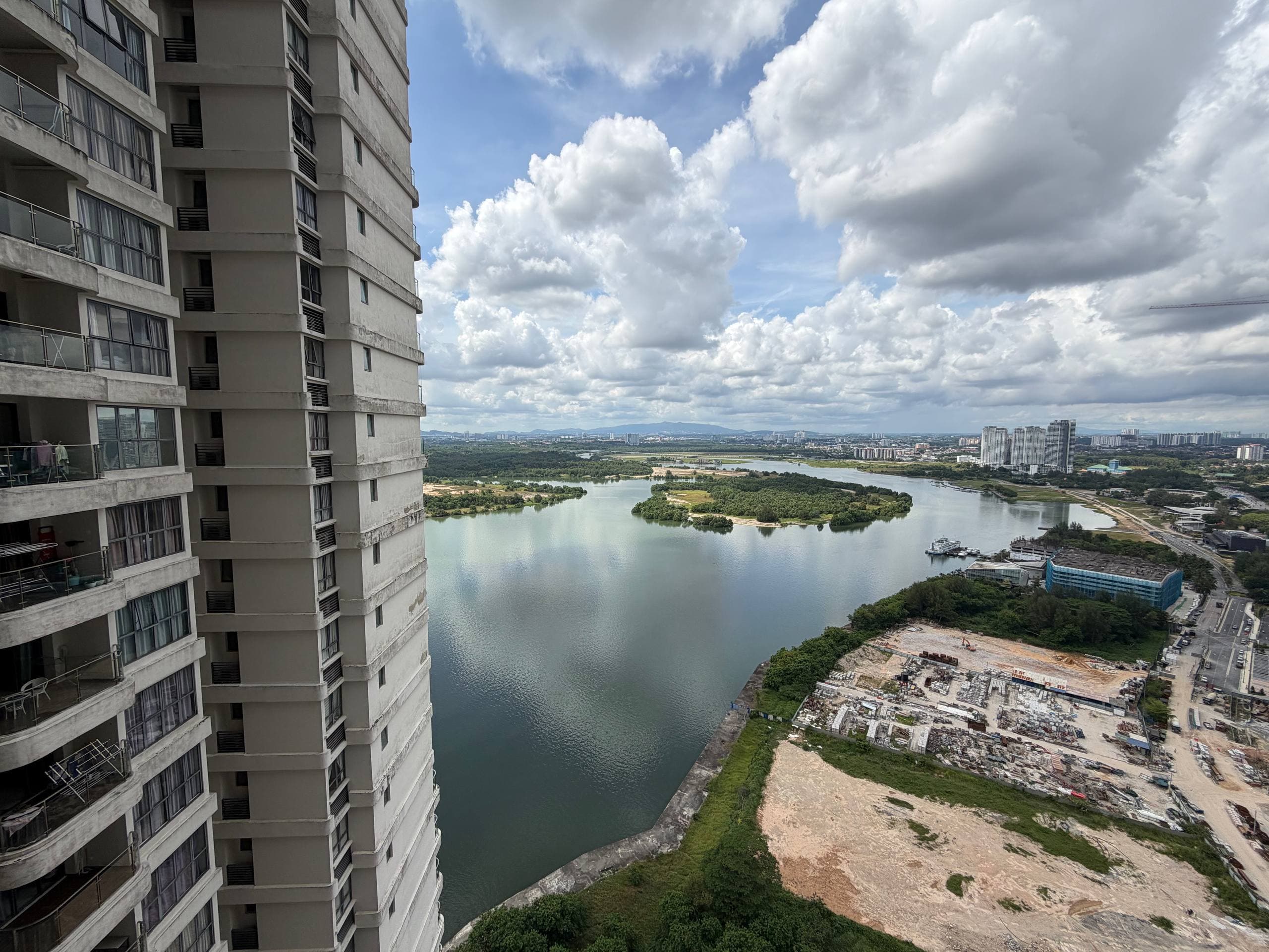 Condominium Country Garden Danga Bay