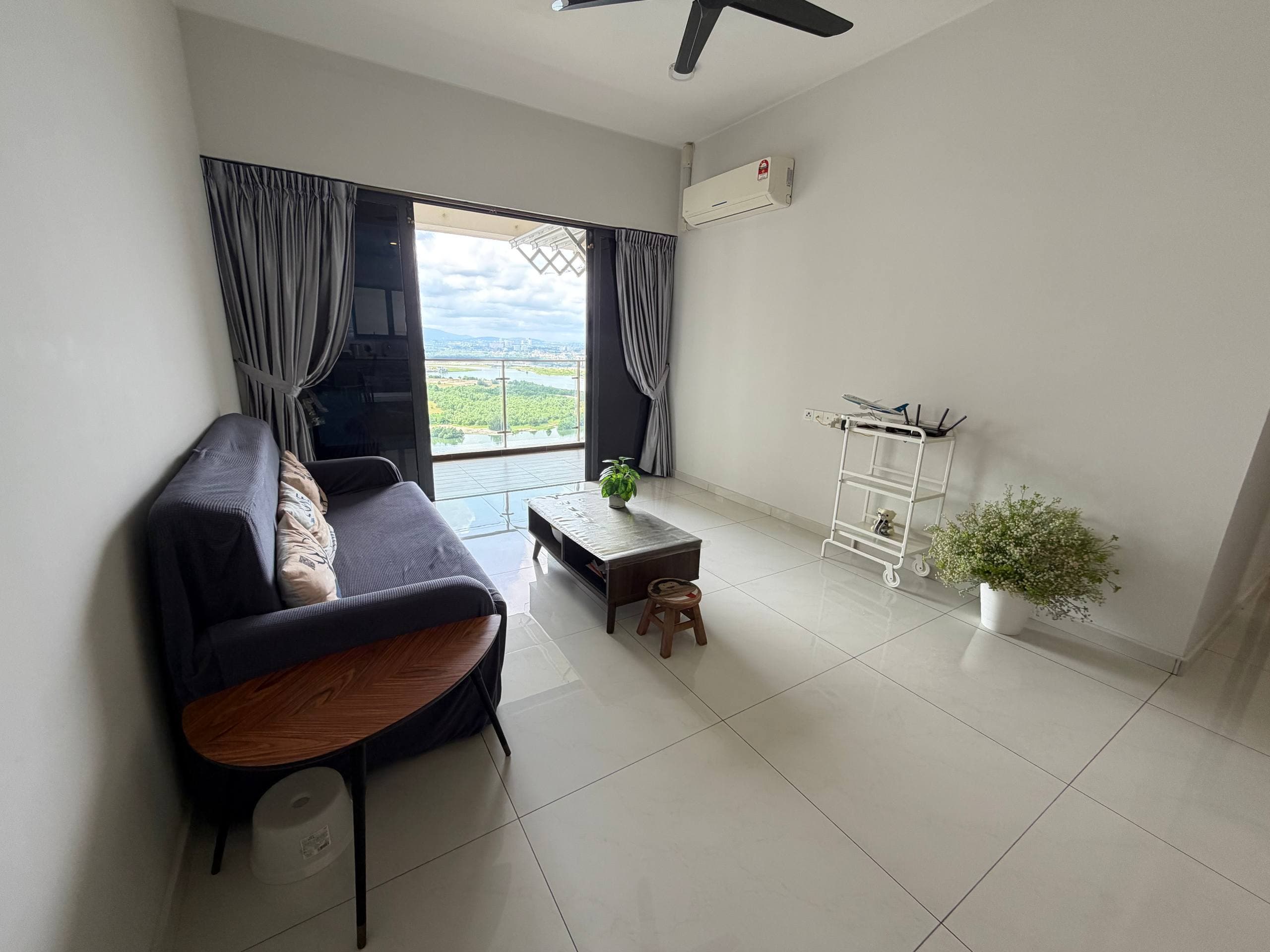 Condominium Country Garden Danga Bay 4