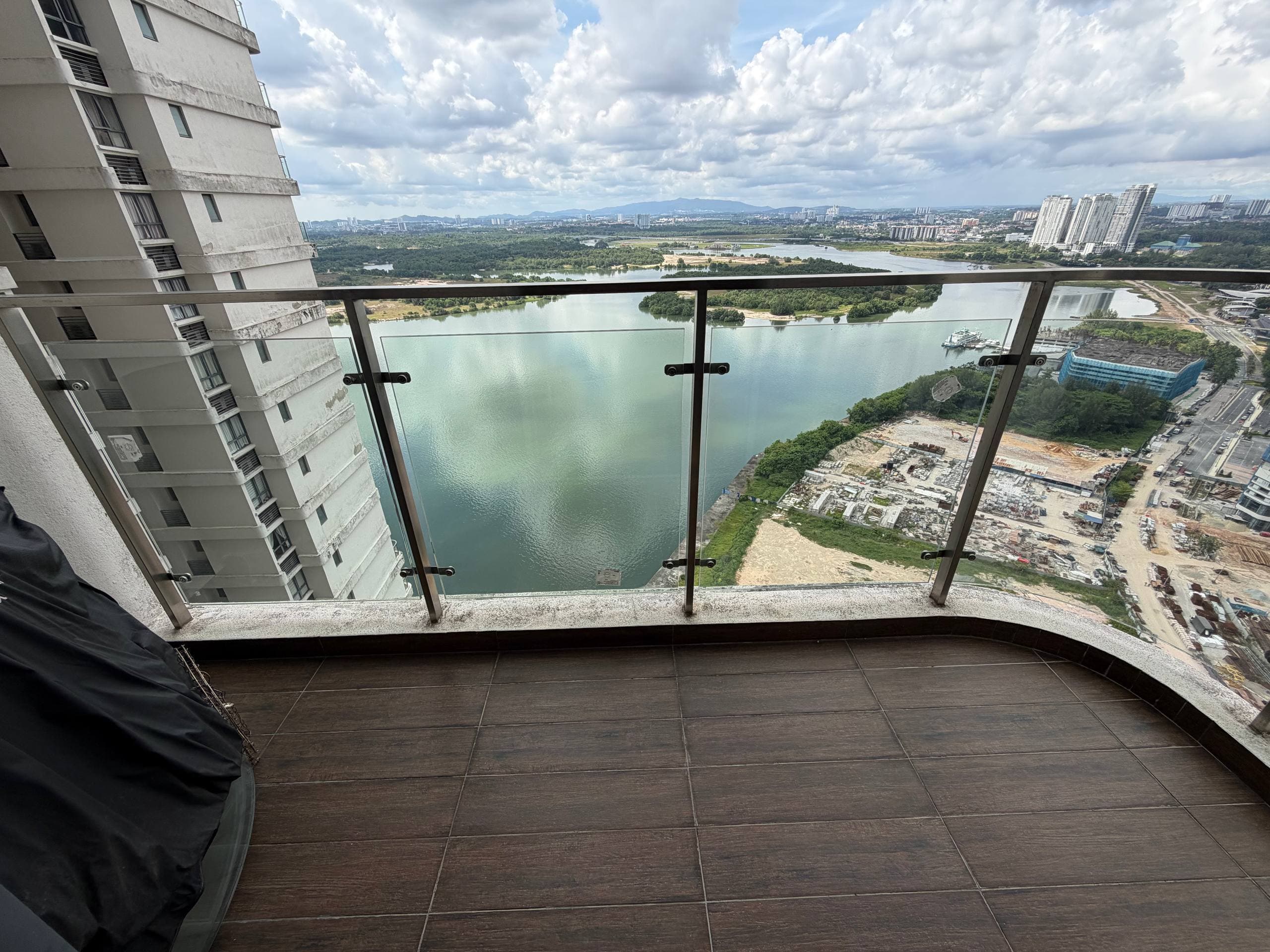 Condominium Country Garden Danga Bay 11