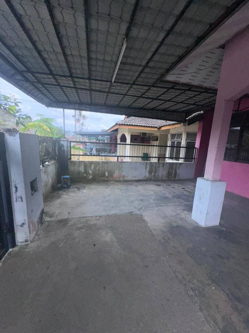Single storey terrace house Taman Senai Utama 4