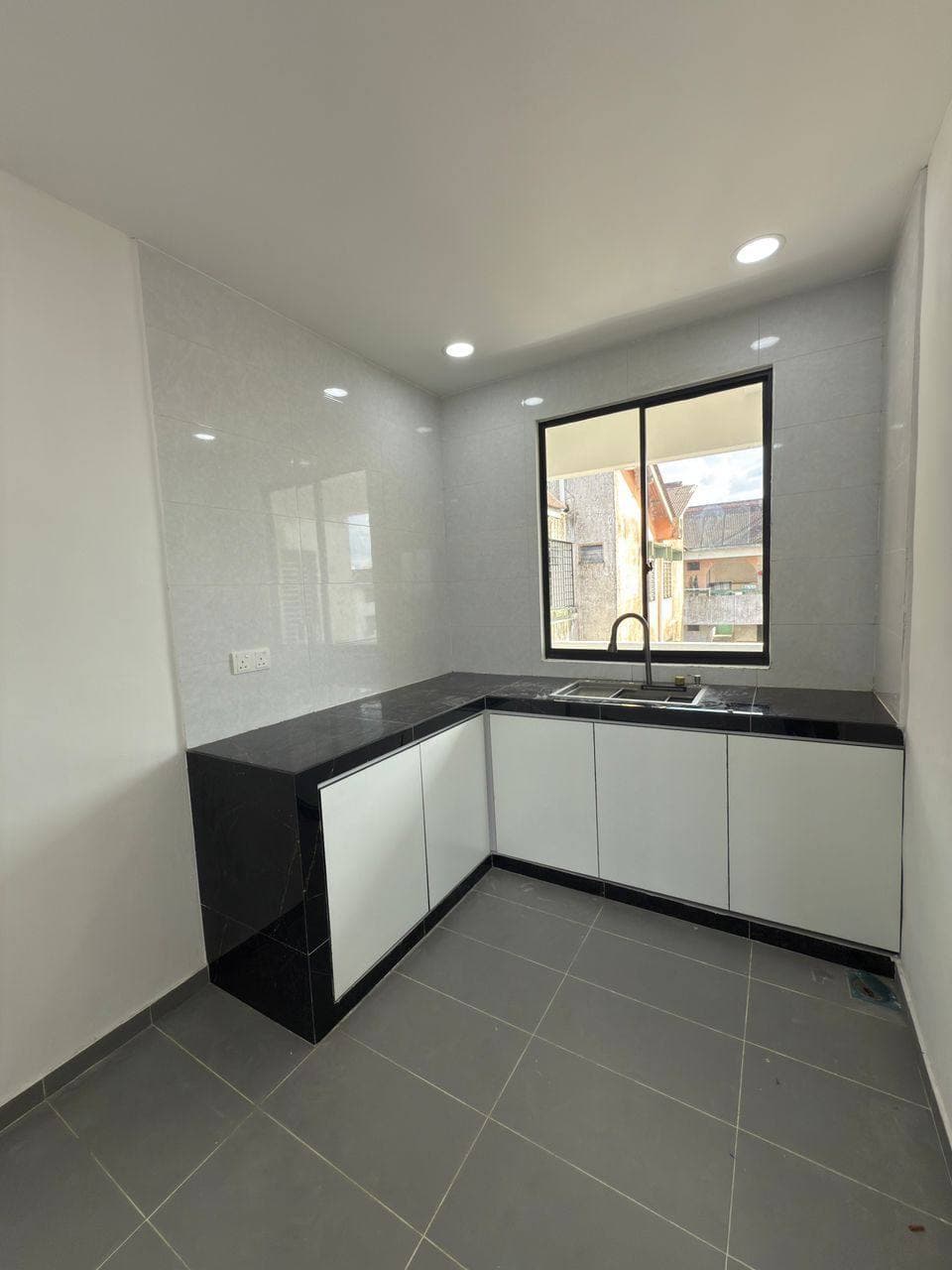 Low Cost Flat End Lot Taman Baiduri Perling 5