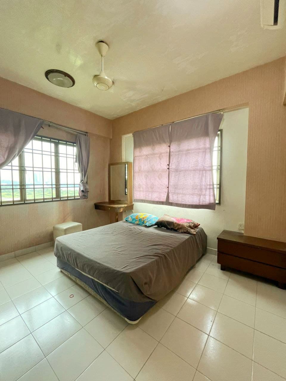 Condominium Tampoi 3