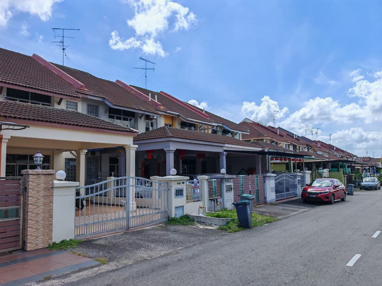 Double Storey Corner Lot Taman Mutiara Rini 3