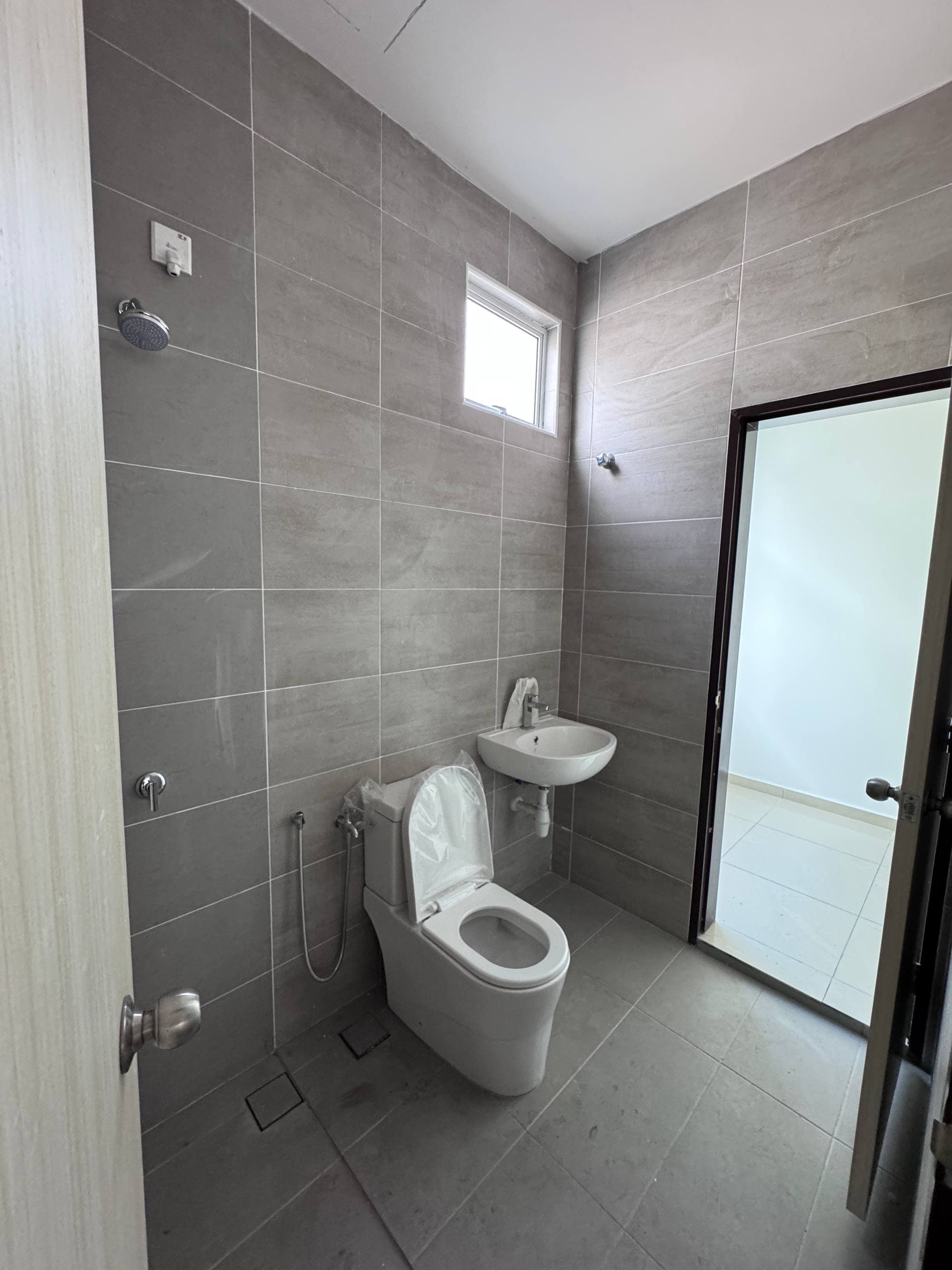 Double Storey Terrace House Bandar Layangkasa 9