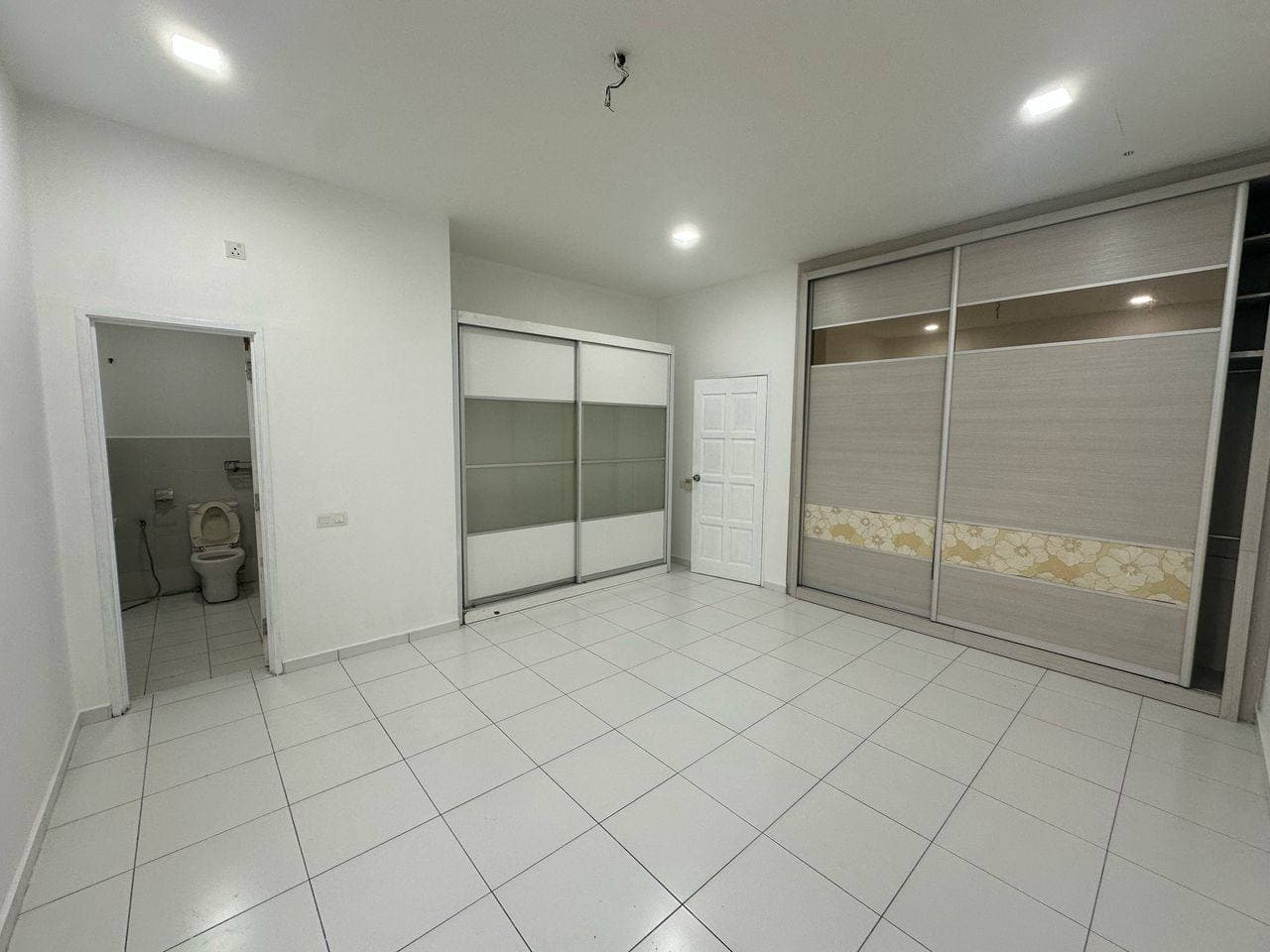 2 Storey Terrace Setia Tropika 3