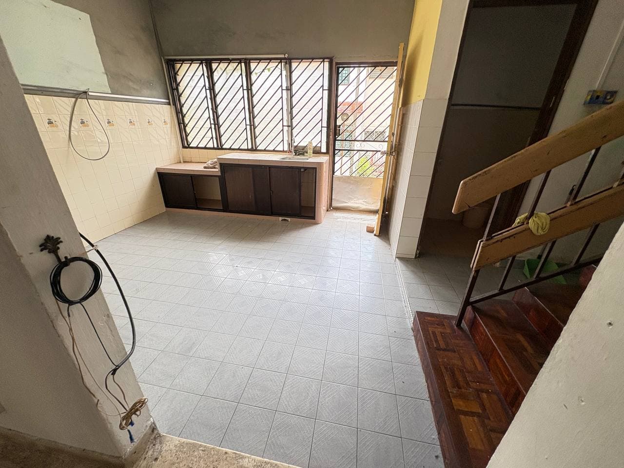 1.5 Storey intermediate lot Taman Bukit Kempas 6