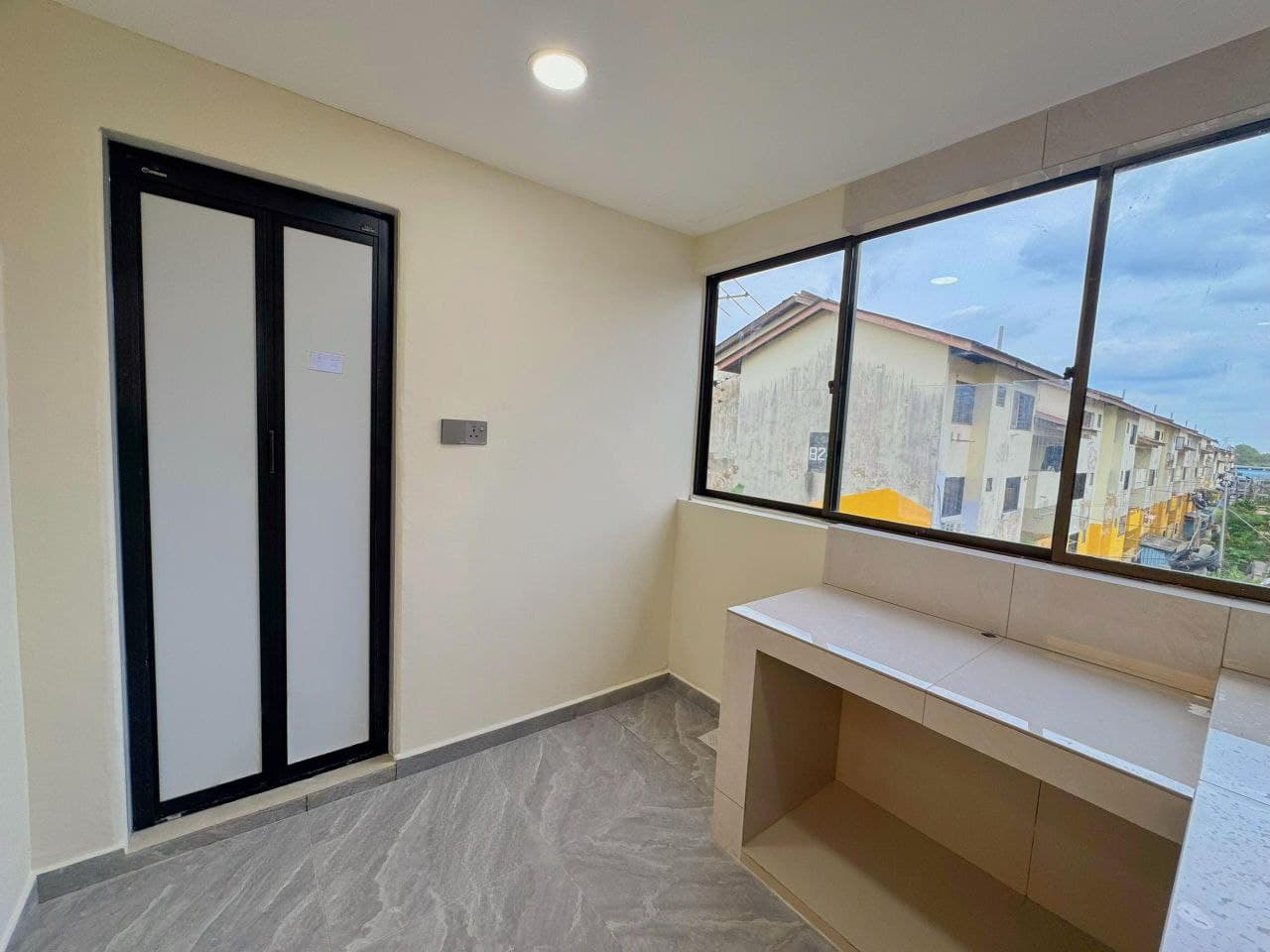 Low Cost Flat Selesa Jaya 7