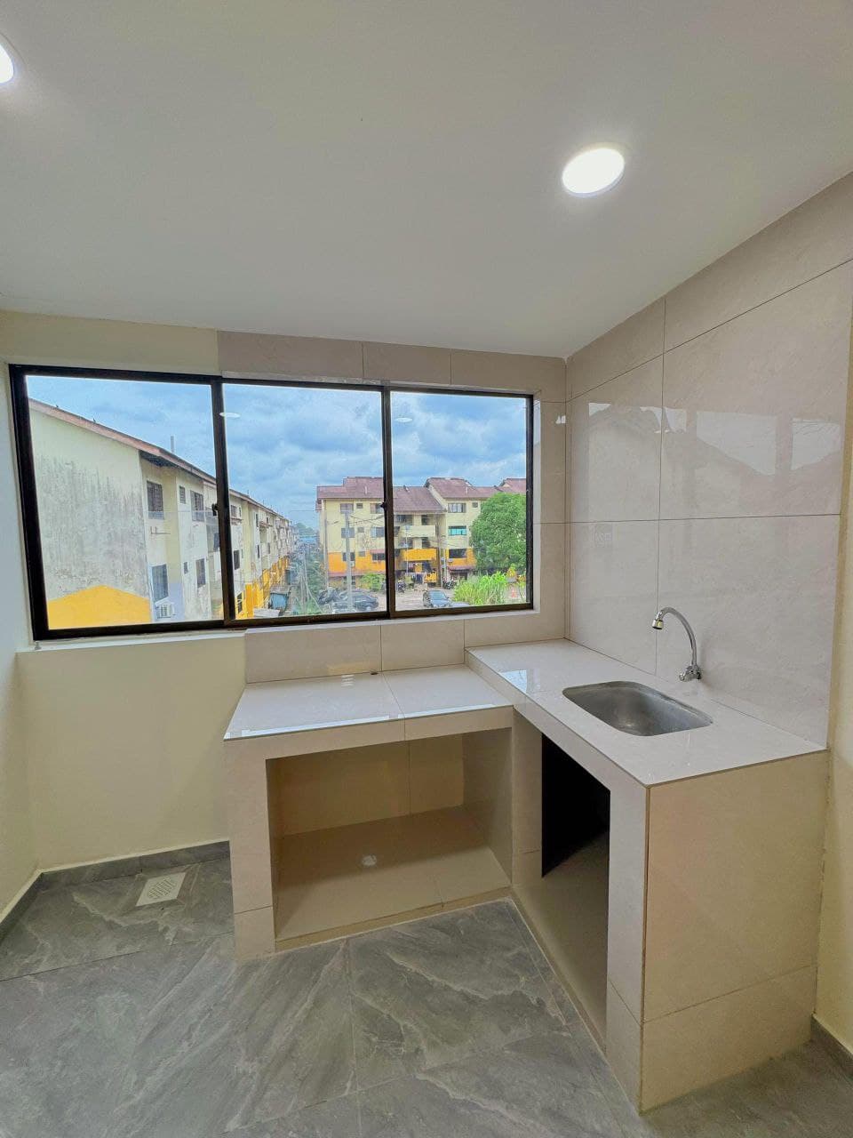 Low Cost Flat Selesa Jaya 6