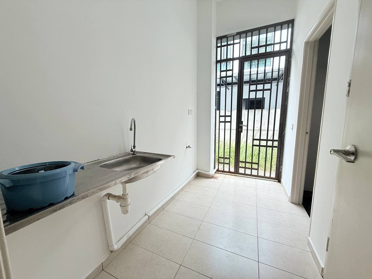 2 Storey Cluster House Bukit Indah 6