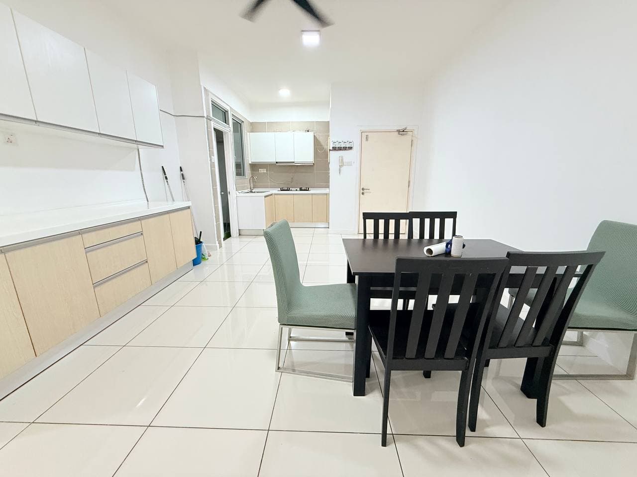 Condominium Epic Residence @ Larkin 17