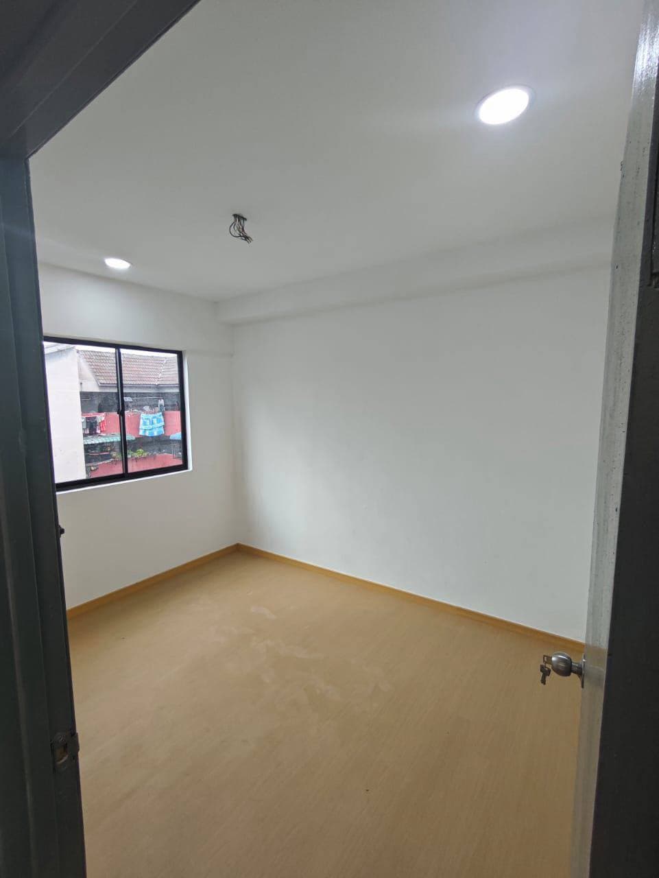 Condo Regalia Park 3