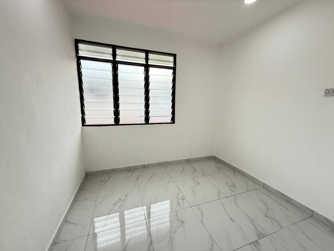 Medium Low Cost Apartment Larkin Idaman 6