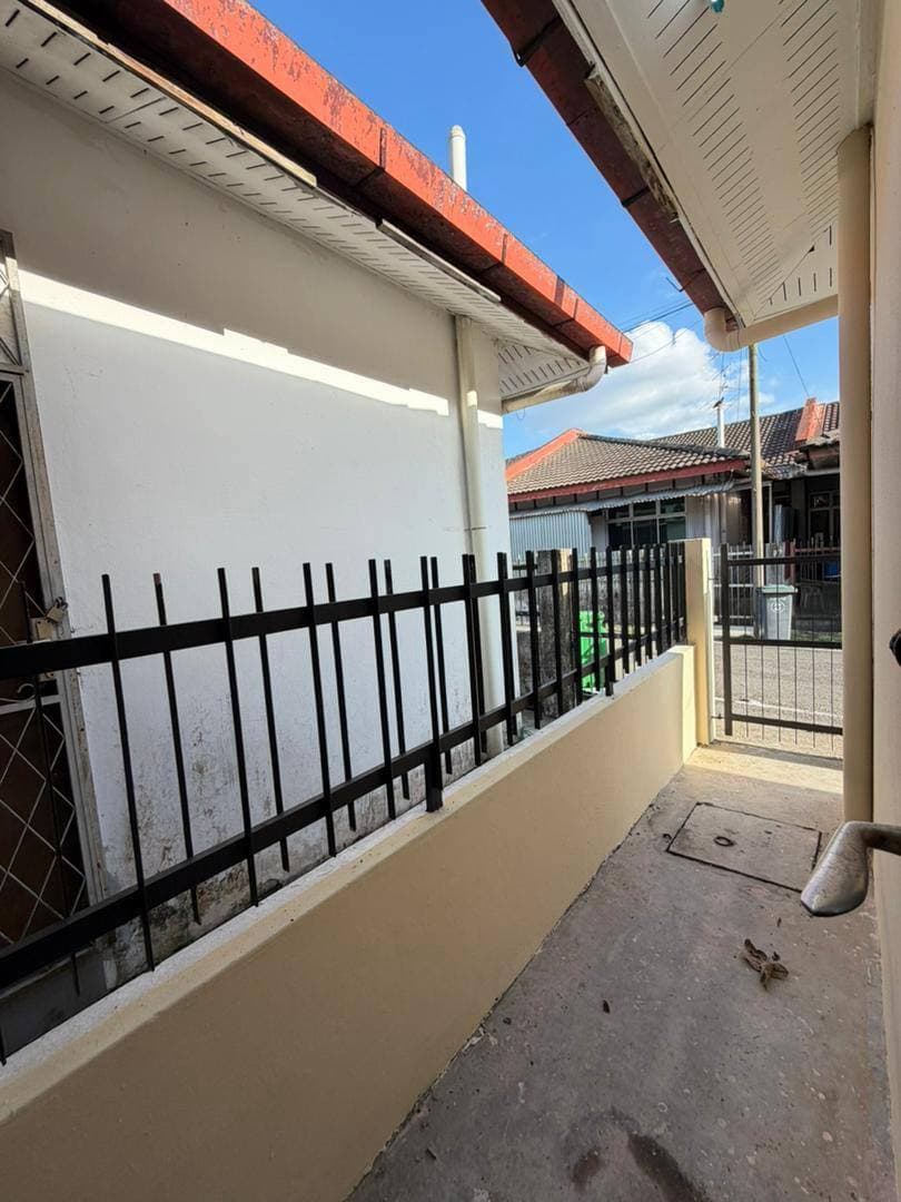Single Storey Terrace Jalan Senai Utama 8