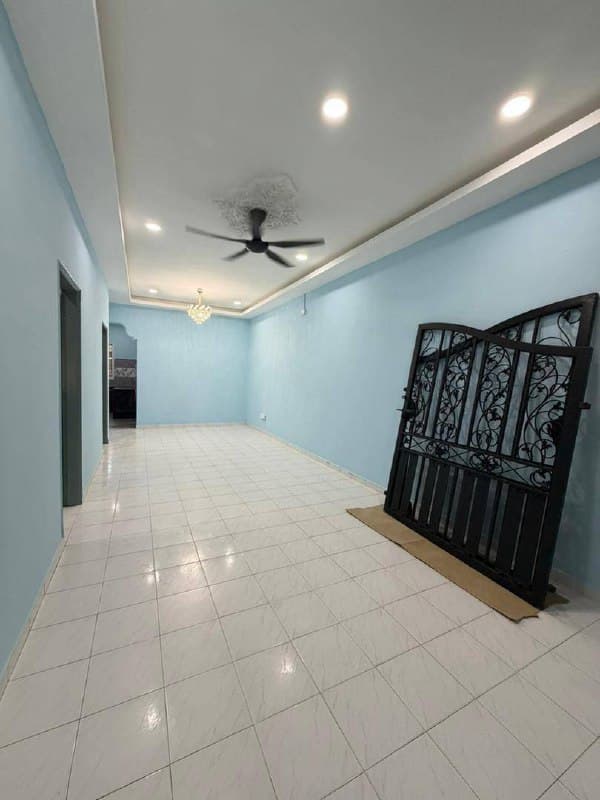 Single Storey Terrace Jalan Senai Utama 4