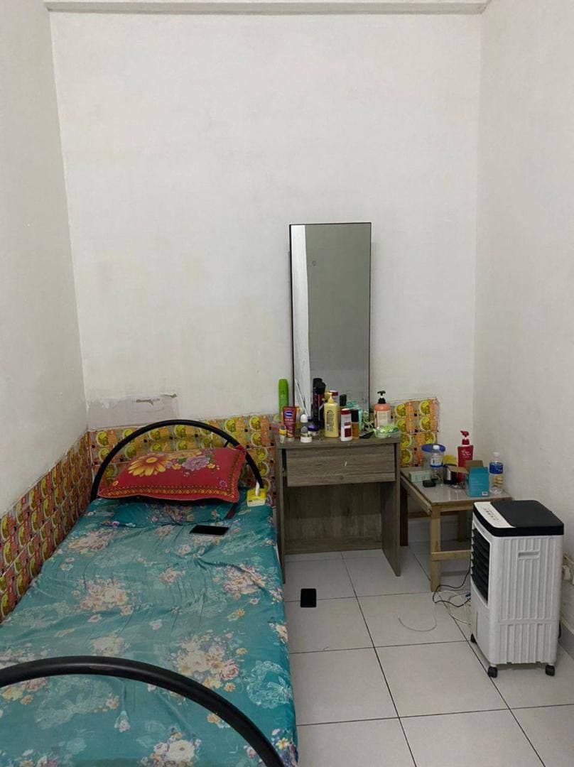 Single Storey Terrace Jalan Senai Utama 15