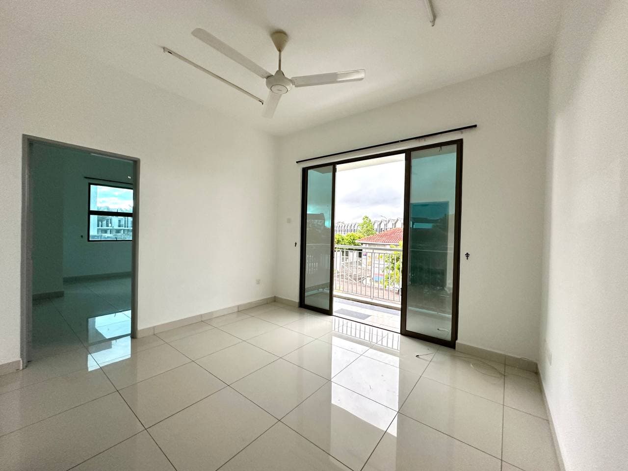 2 Storey Terrace Corner Bandar Dato Onn 16